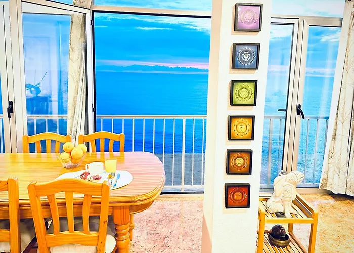 Oceanfront Apartment With Panoramic Seaview