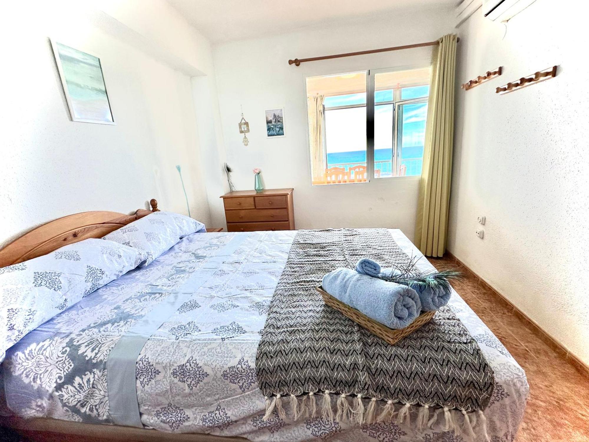 Oceanfront With Panoramic Seaview Apartment